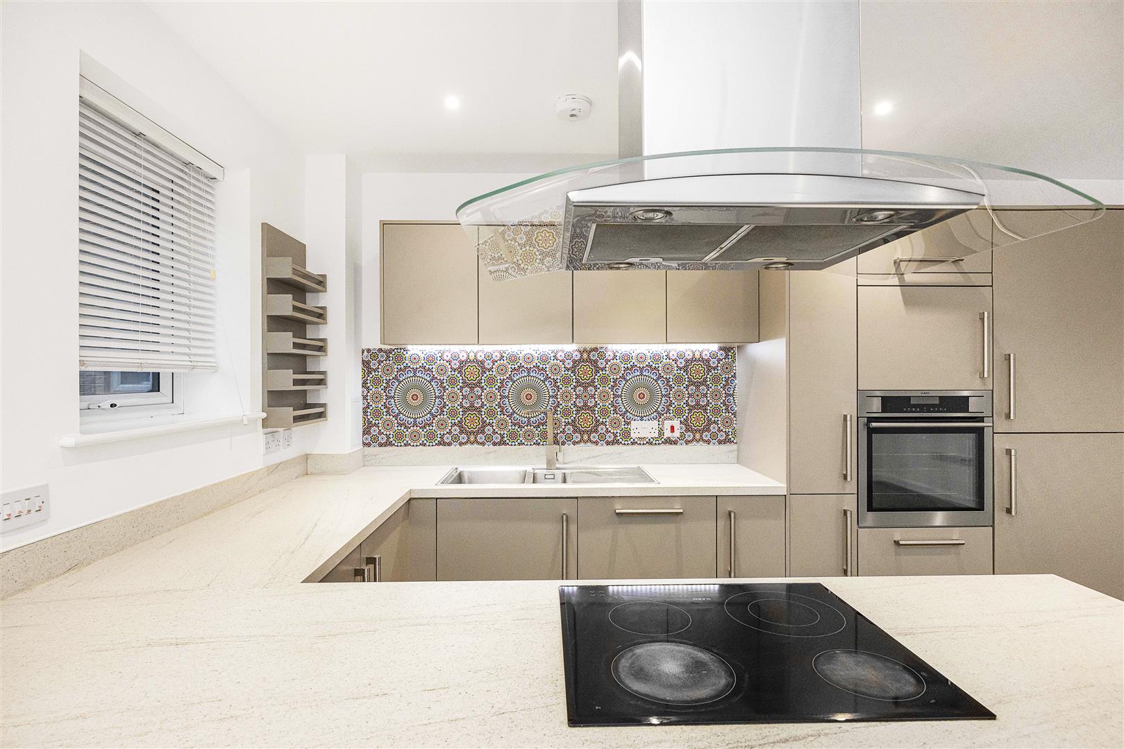 3 bed flat for sale in Brennan House, London  - Property Image 7