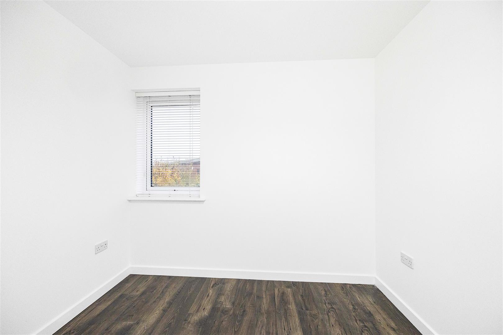 3 bed flat for sale in Brennan House, London  - Property Image 12