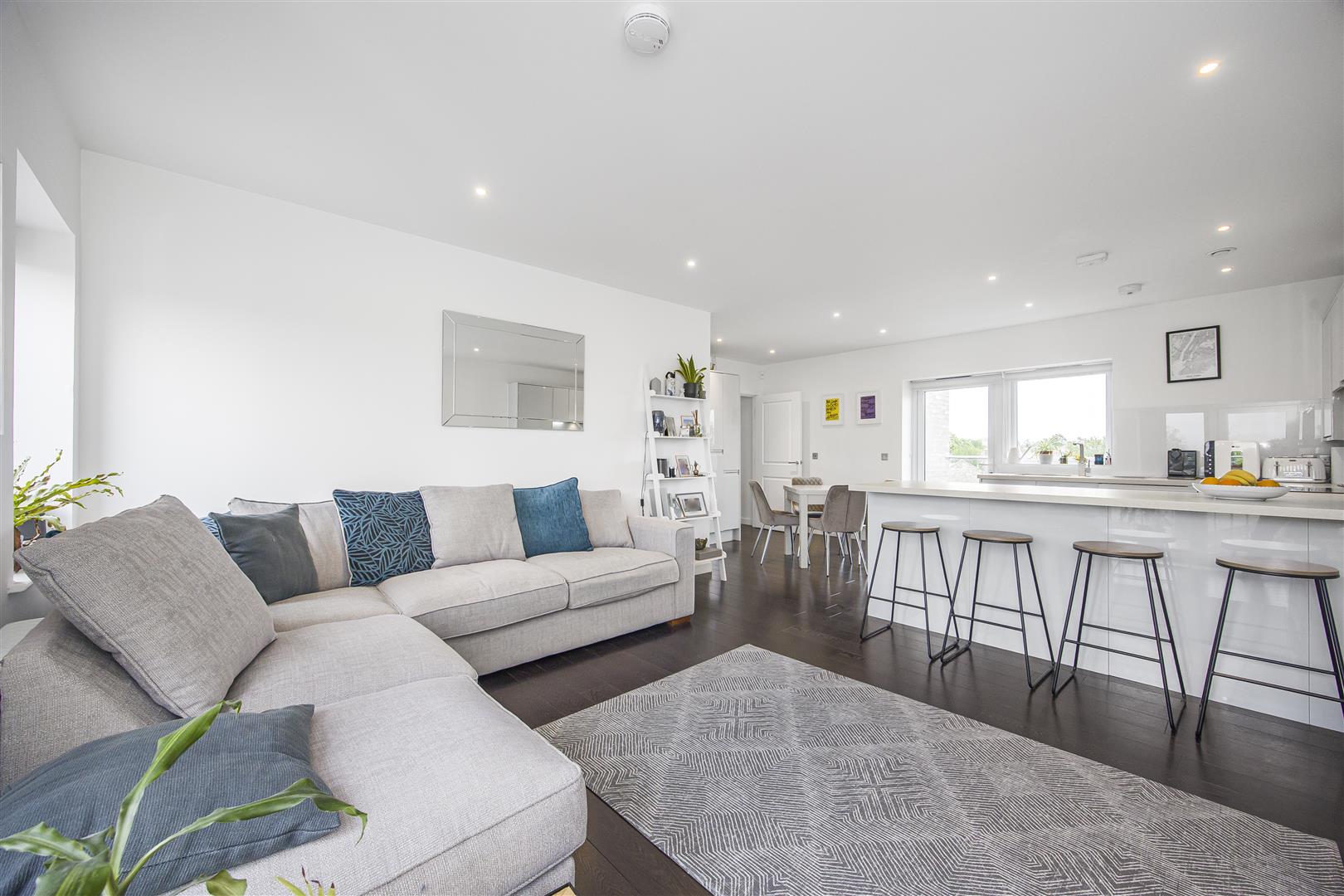 2 bed apartment for sale in High Road Leyton, London  - Property Image 5