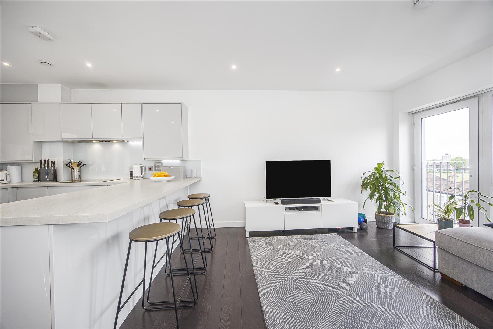 2 bed apartment for sale in High Road Leyton, London  - Property Image 4