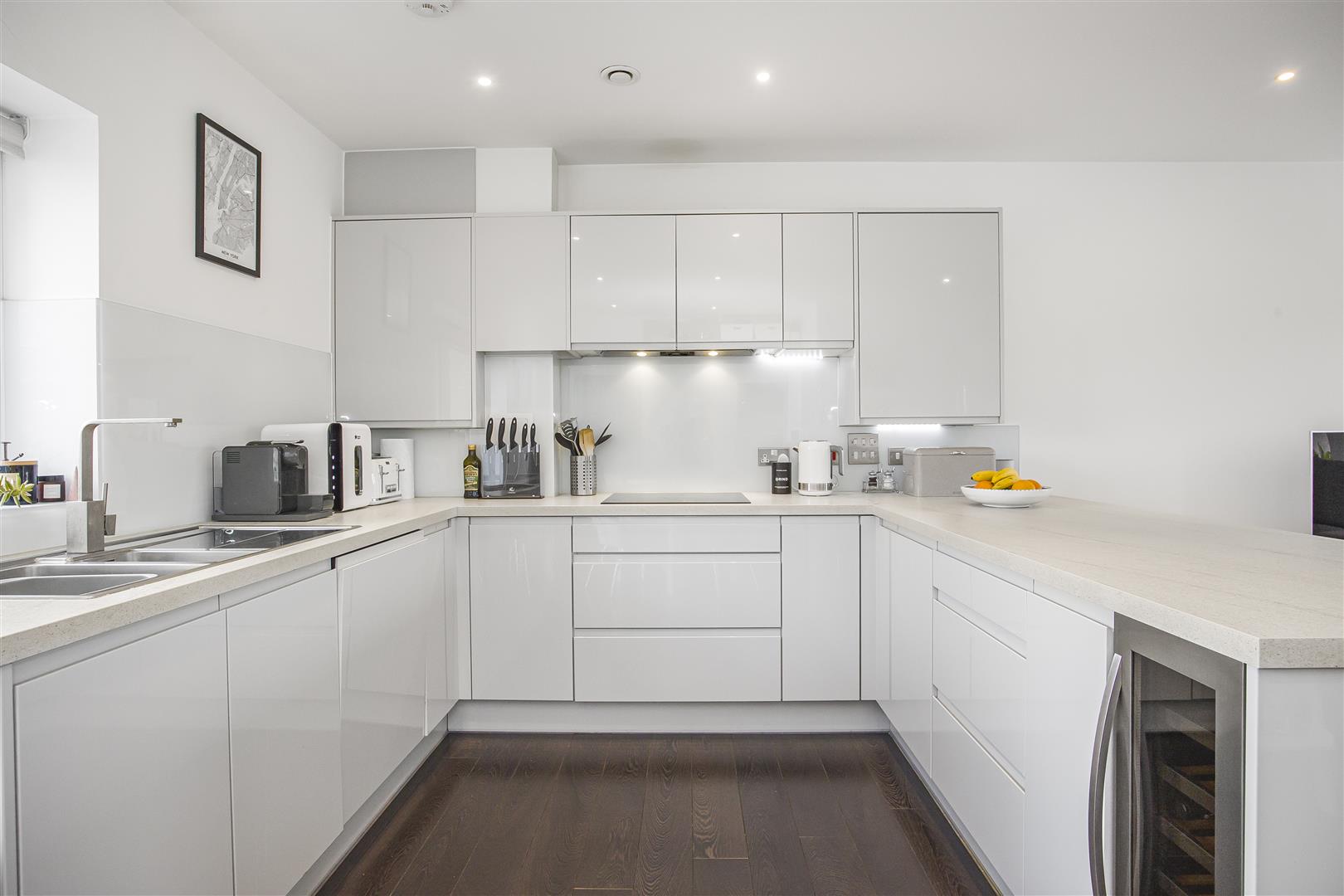 2 bed apartment for sale in High Road Leyton, London  - Property Image 3