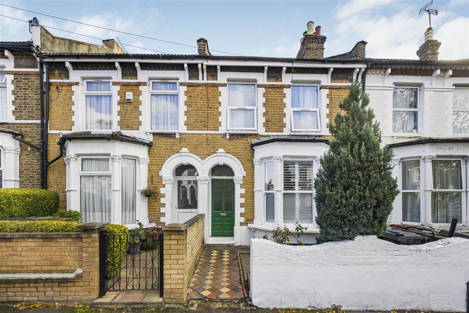 2 bed flat for sale in Mornington Road, London  - Property Image 1