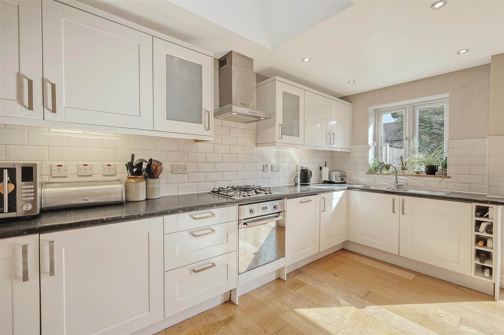 4 bed terraced house for sale in Murchison Road, London  - Property Image 6