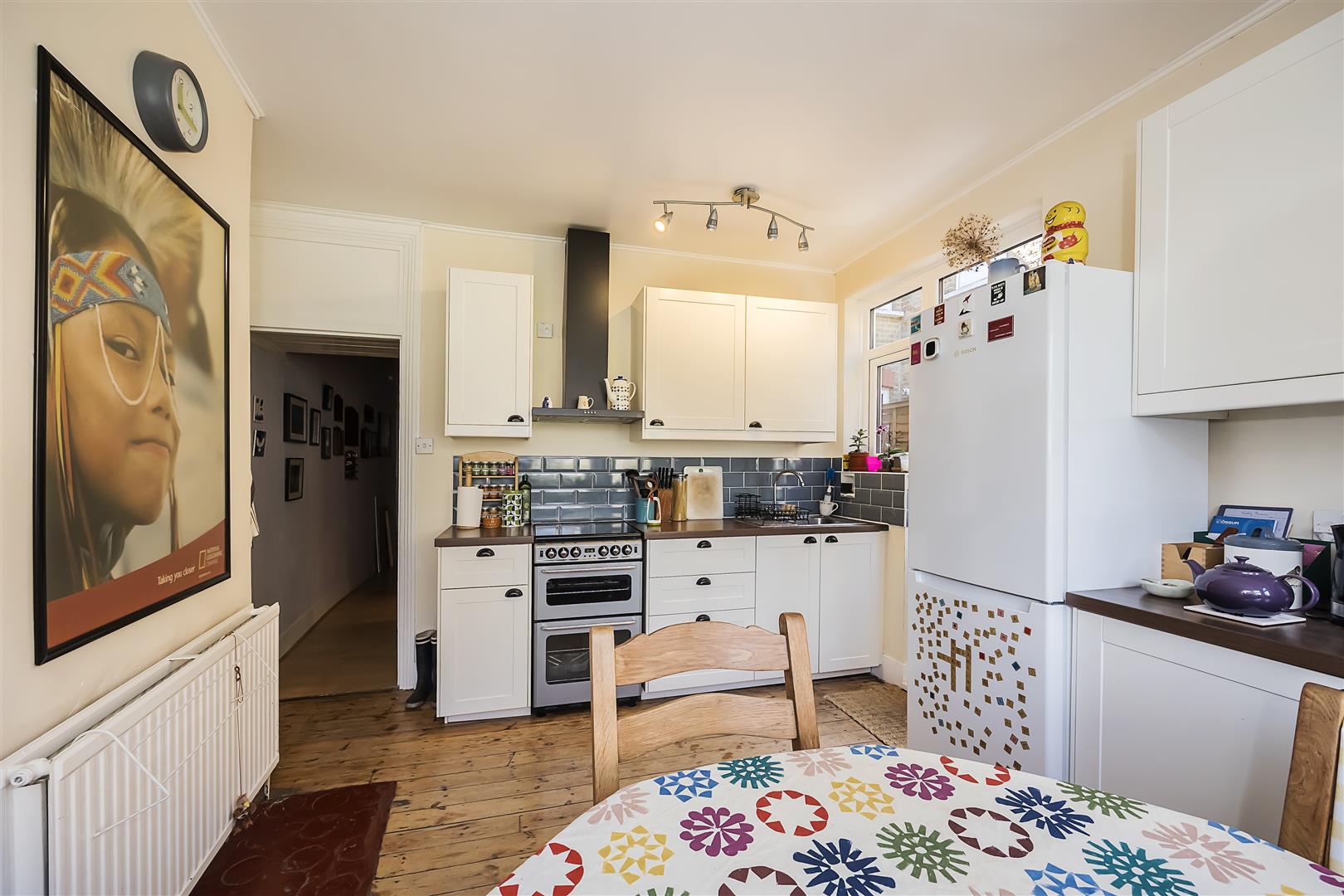 1 bed flat for sale in Clementina Road, London  - Property Image 9