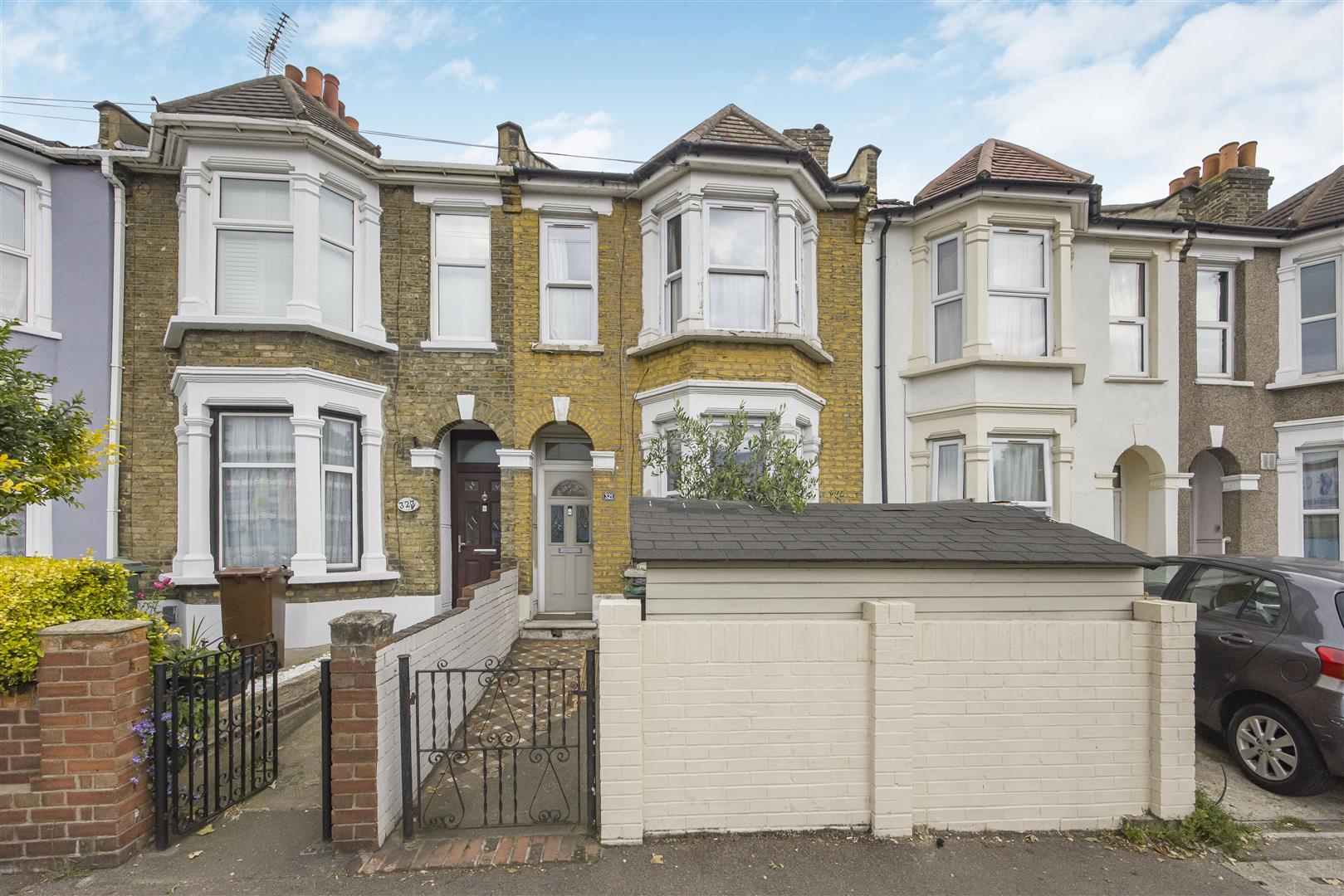 5 bed terraced house to rent in Church Road, London  - Property Image 1