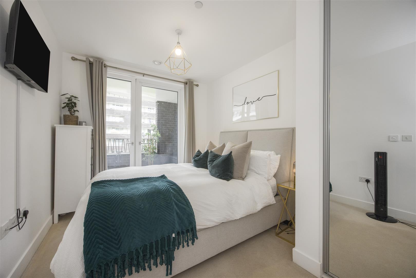 2 bed apartment for sale in Beck Square, London  - Property Image 10