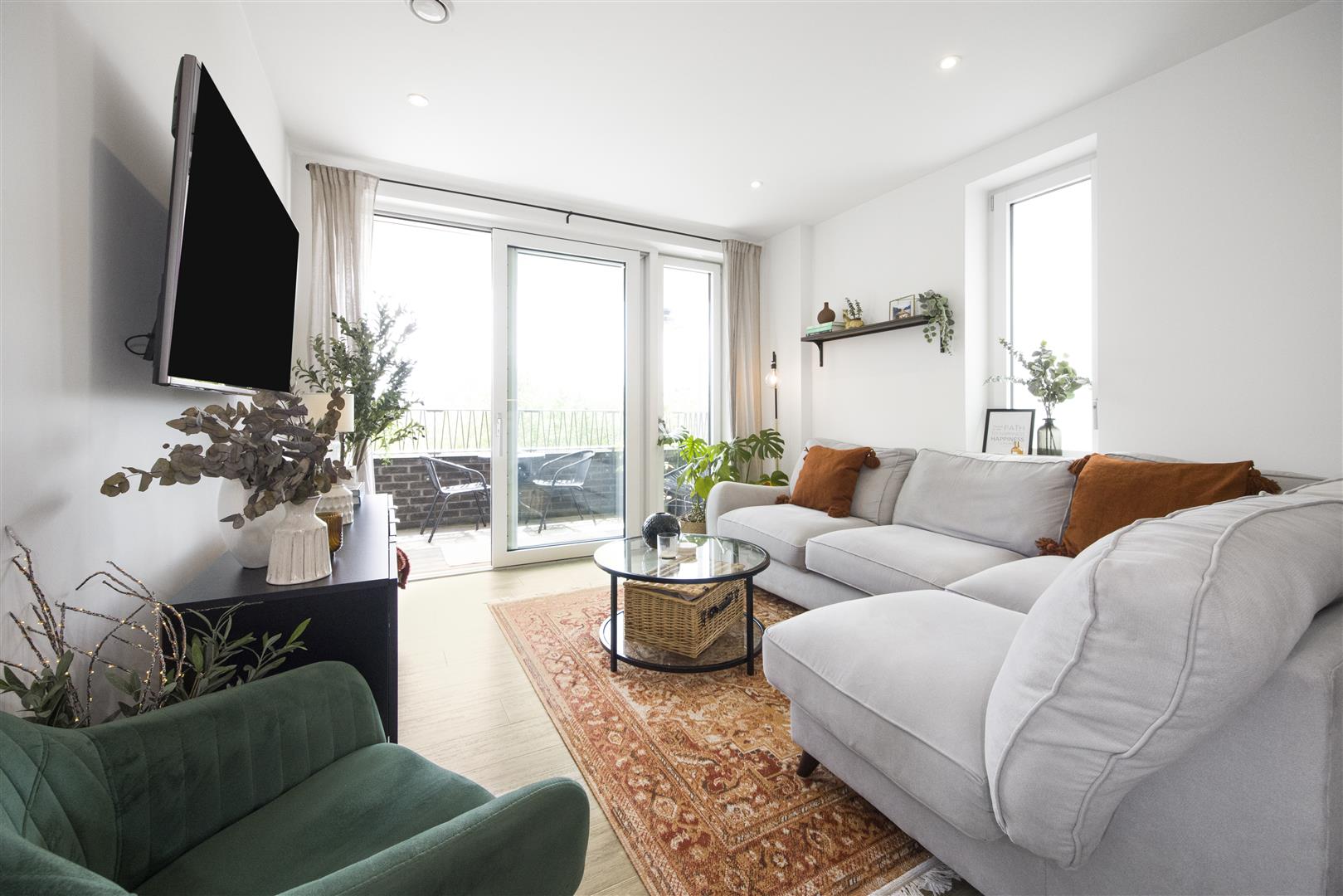 2 bed apartment for sale in Beck Square, London  - Property Image 3