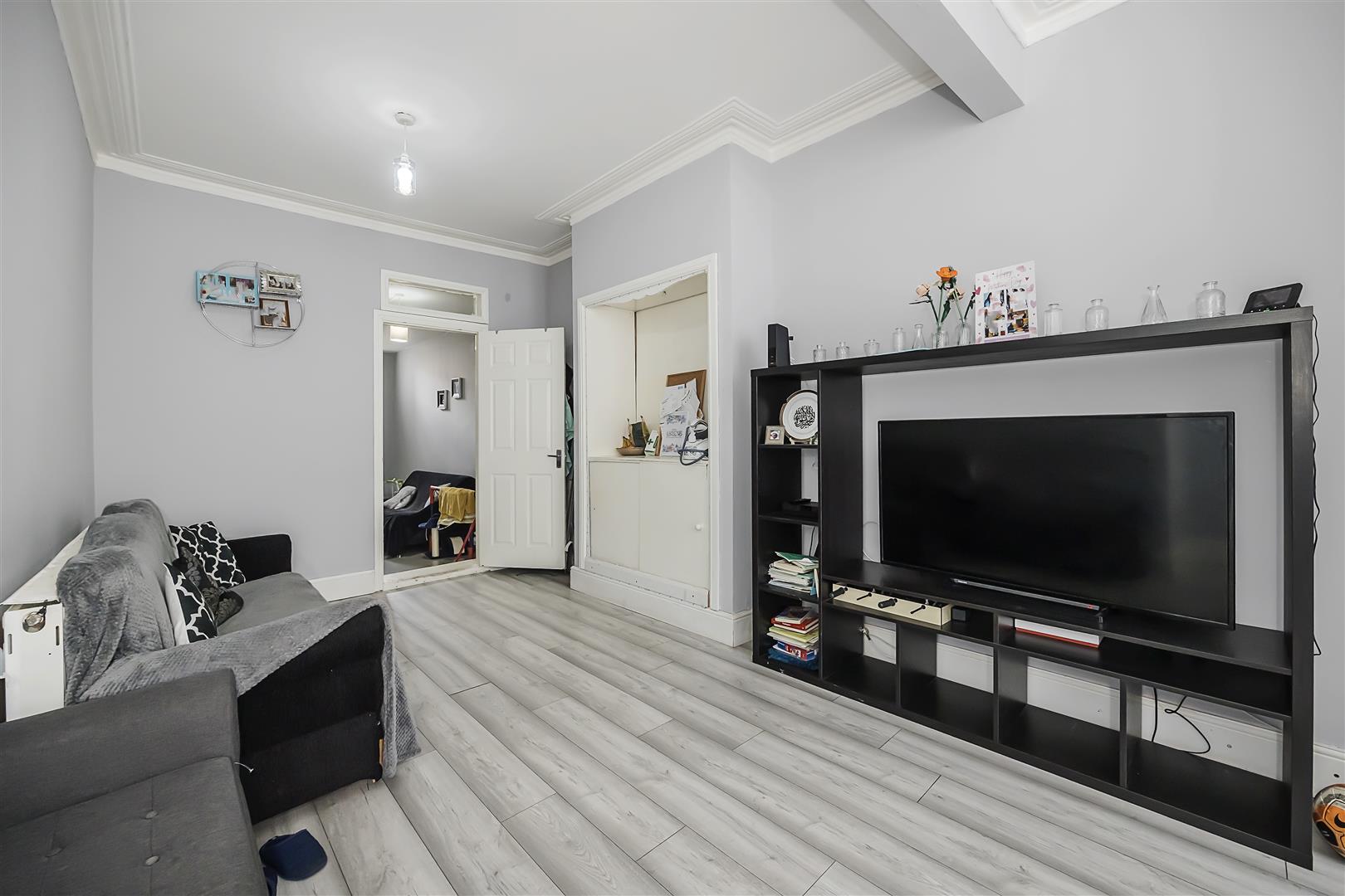 3 bed terraced house for sale in St. Georges Road, London  - Property Image 4