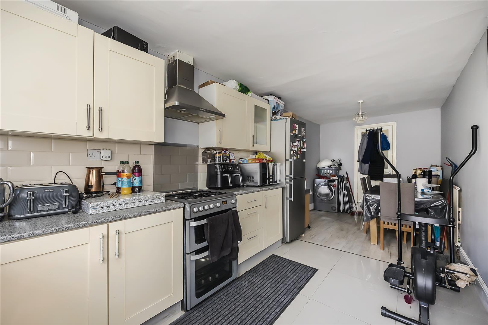 3 bed terraced house for sale in St. Georges Road, London  - Property Image 8