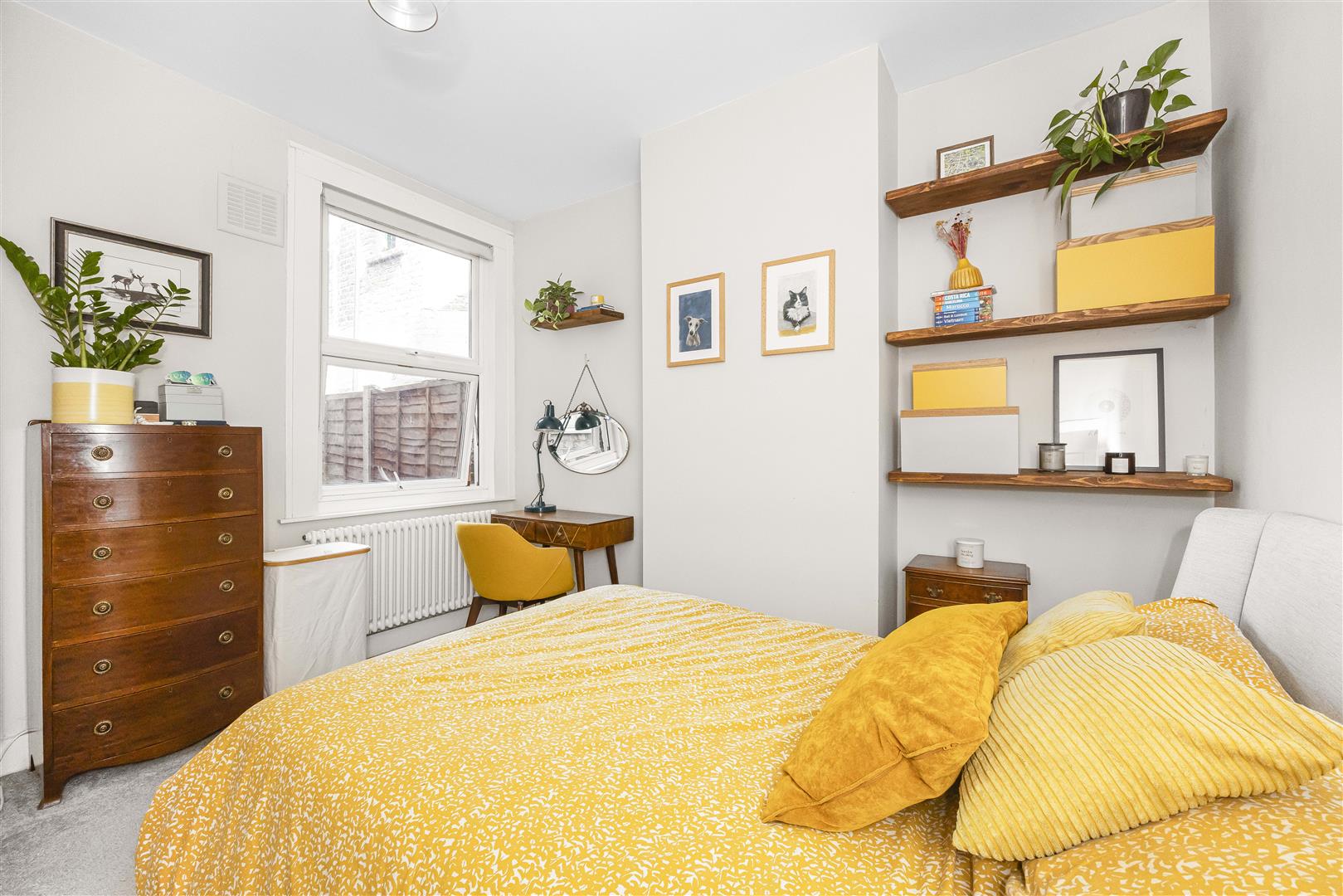 2 bed flat for sale in Scotts Road, London  - Property Image 6