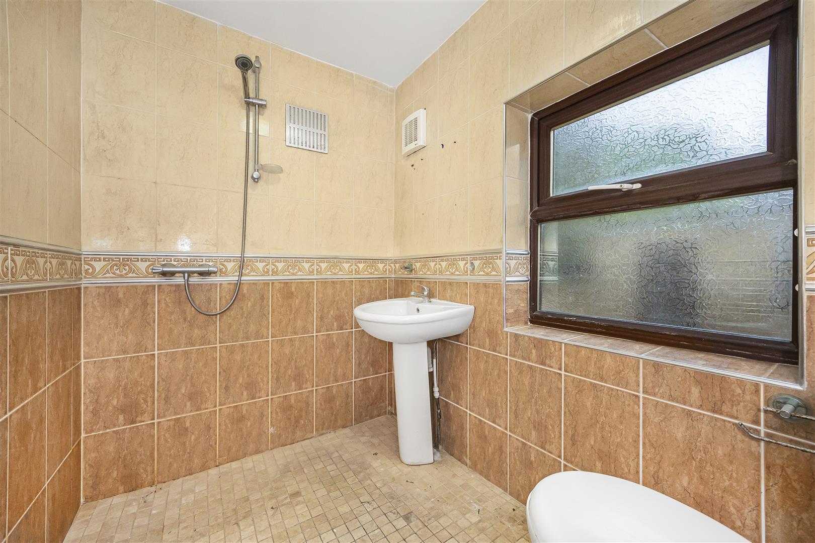 6 bed terraced house to rent in Chesterfield Road, London  - Property Image 18