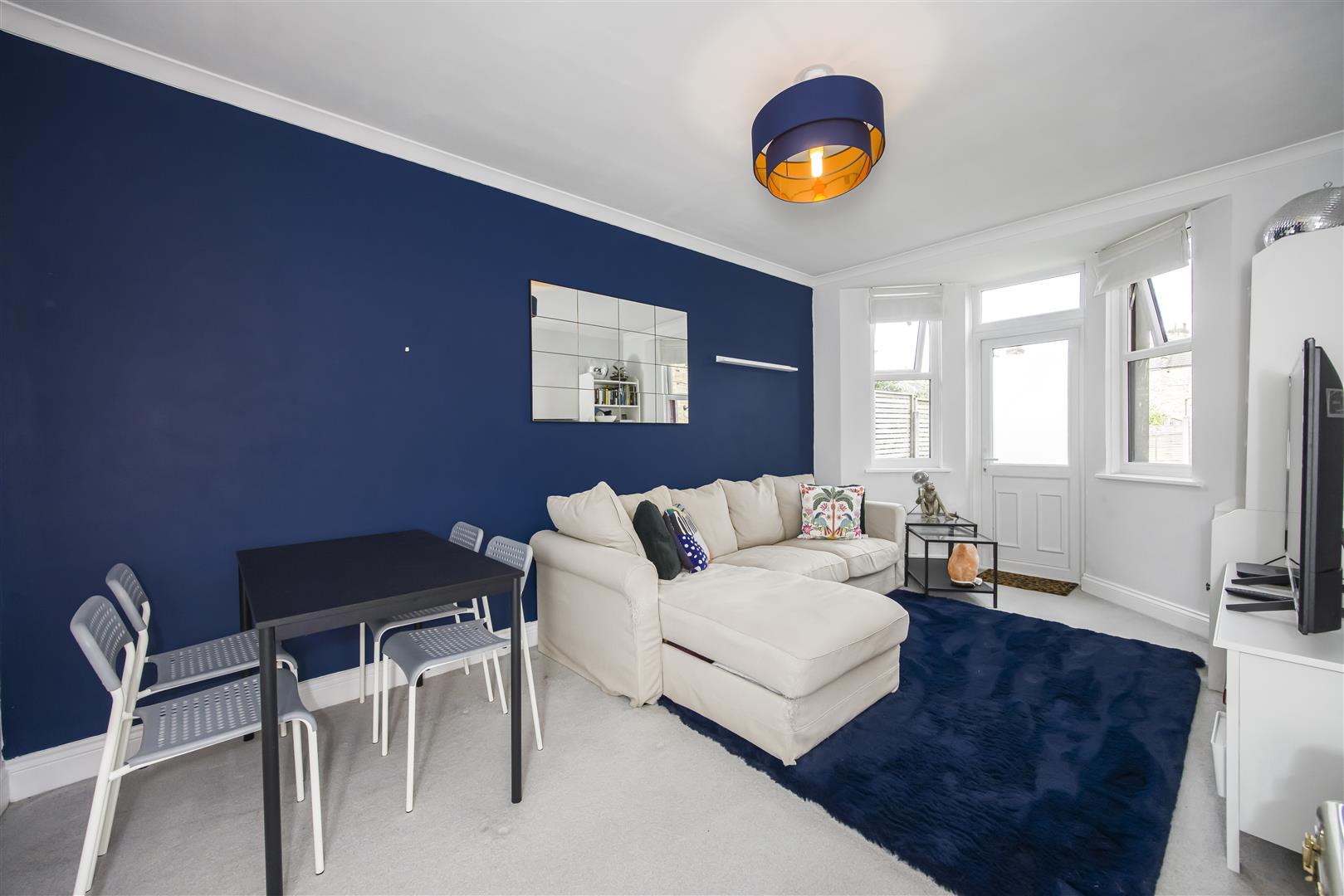 2 bed flat to rent in Newport Road, London  - Property Image 4