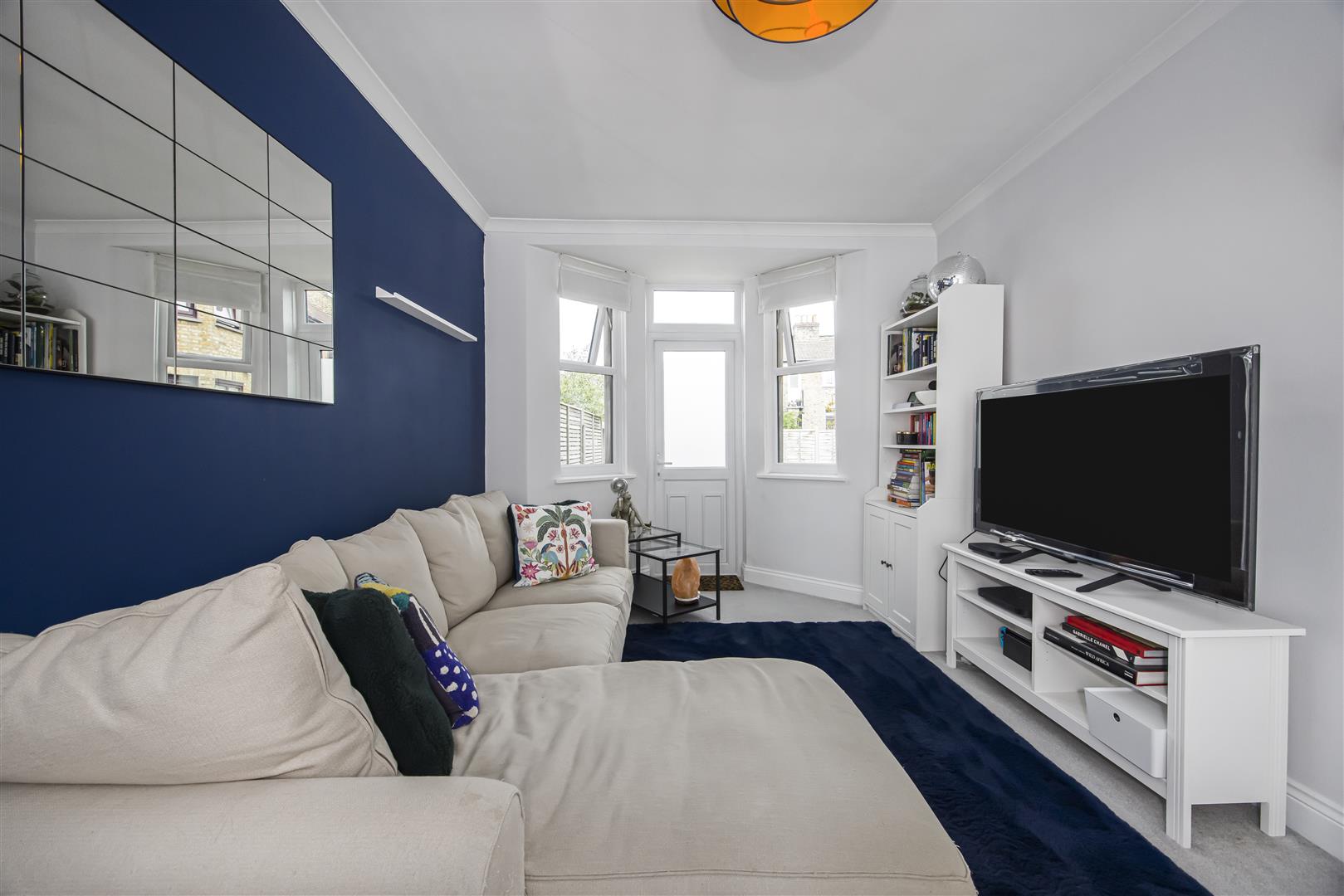 2 bed flat to rent in Newport Road, London  - Property Image 5