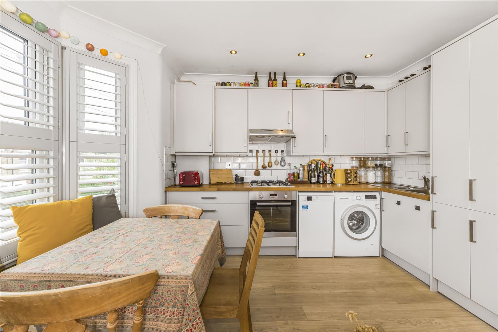 2 bed flat for sale in Albert Road, London  - Property Image 3