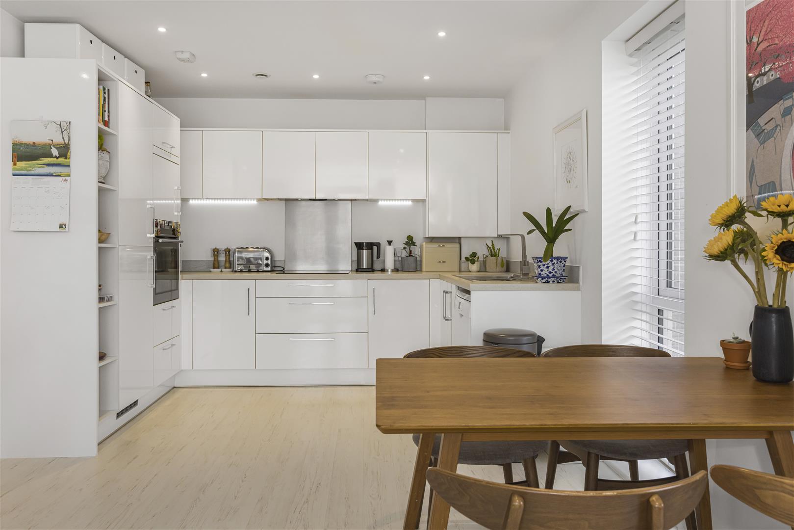 2 bed flat for sale in High Road Leyton, London  - Property Image 4