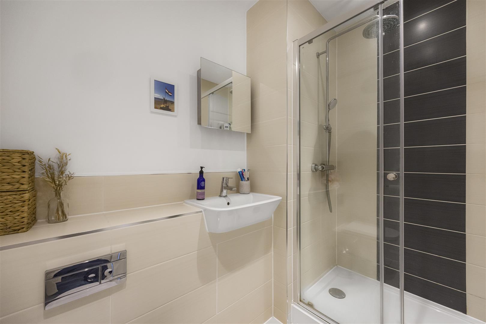 2 bed flat for sale in High Road Leyton, London  - Property Image 13