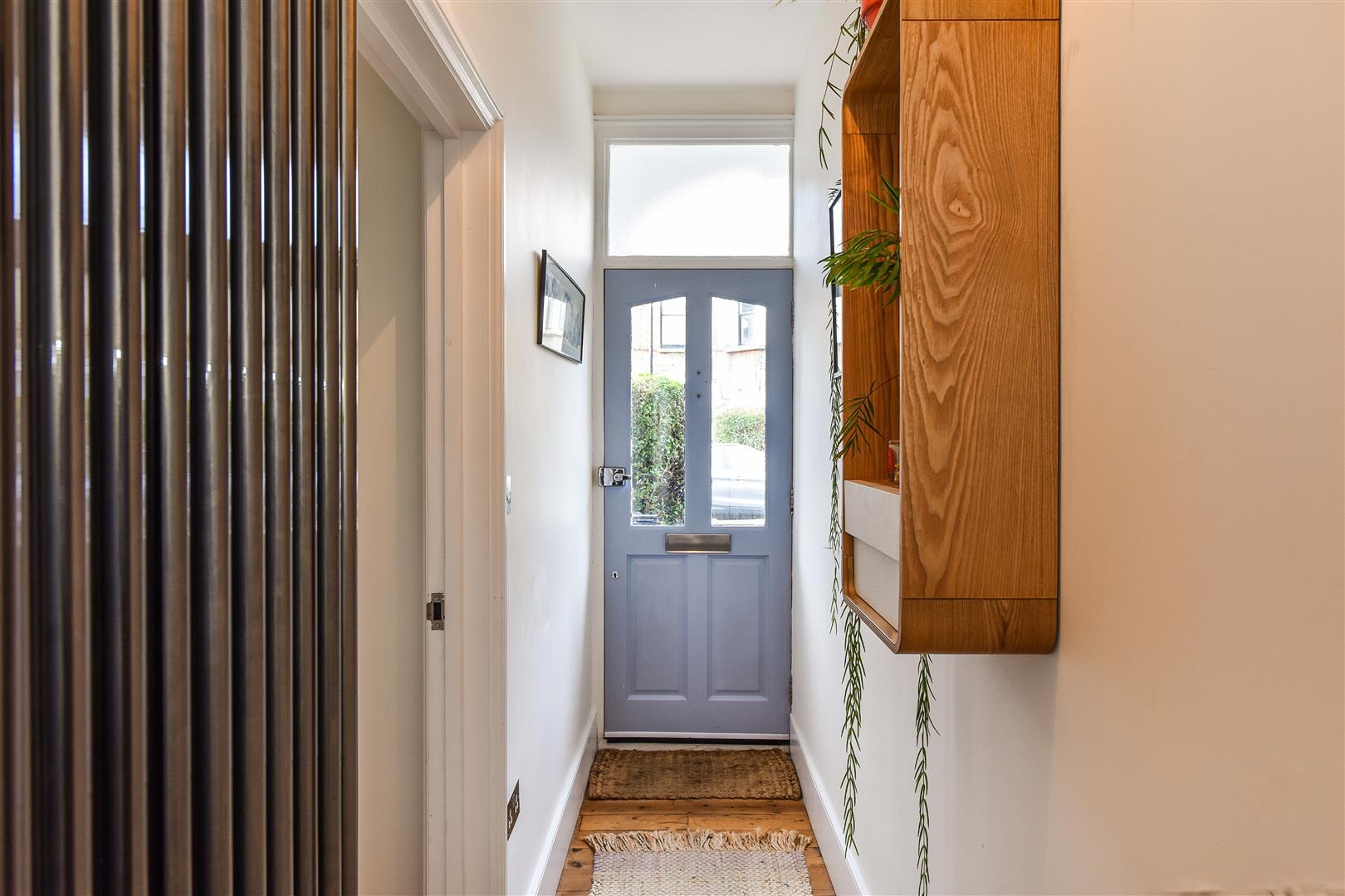 2 bed flat for sale in Brunswick Road, London  - Property Image 6