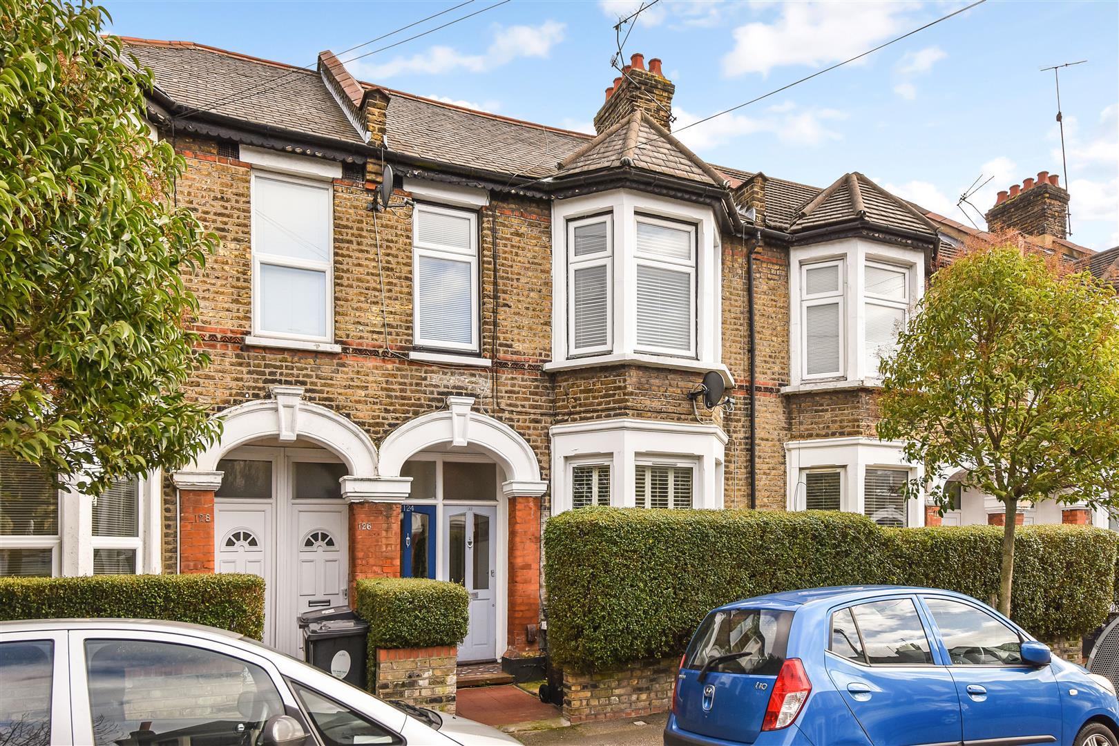 2 bed flat for sale in Brunswick Road, London - Property Image 1