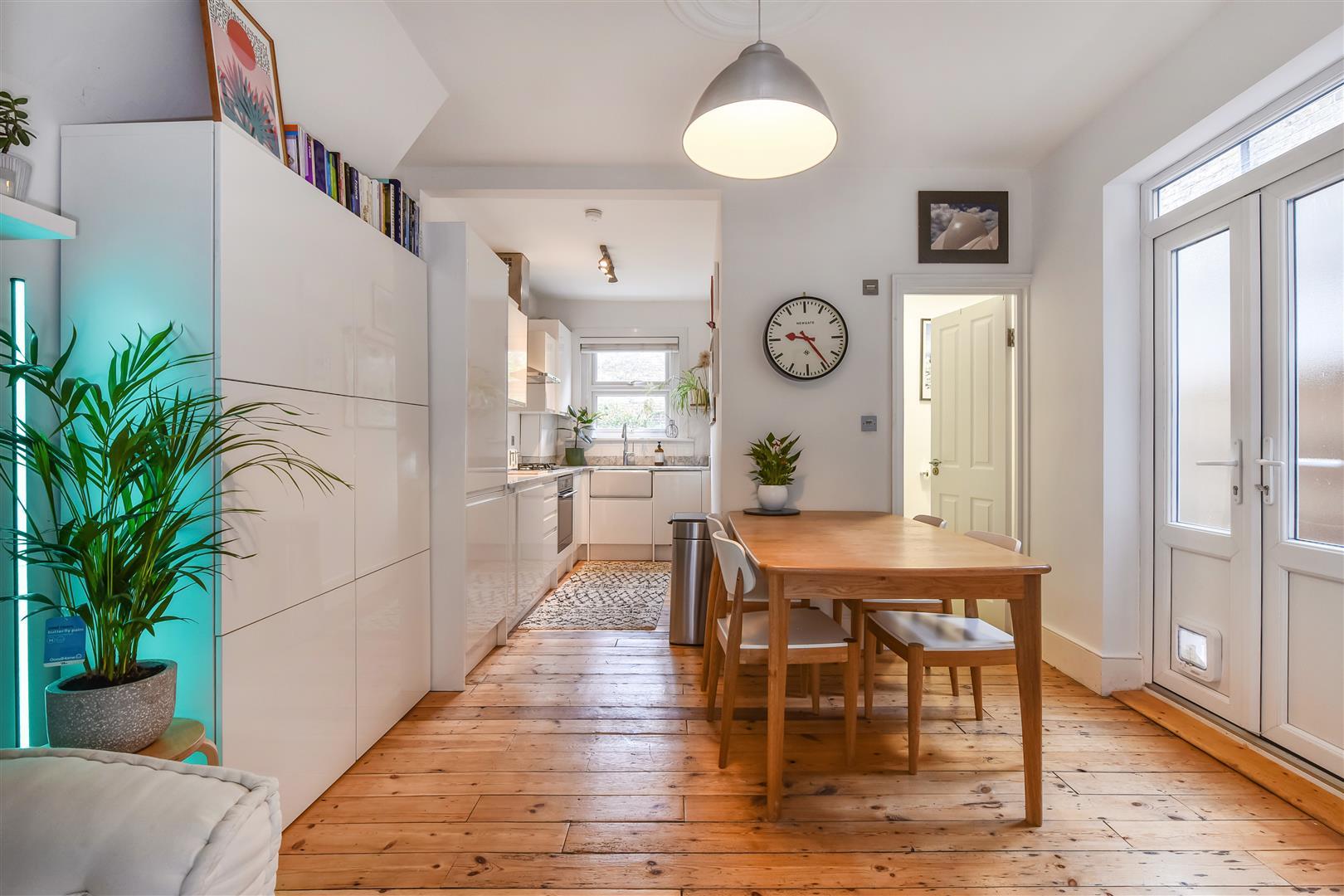 2 bed flat for sale in Brunswick Road, London  - Property Image 5