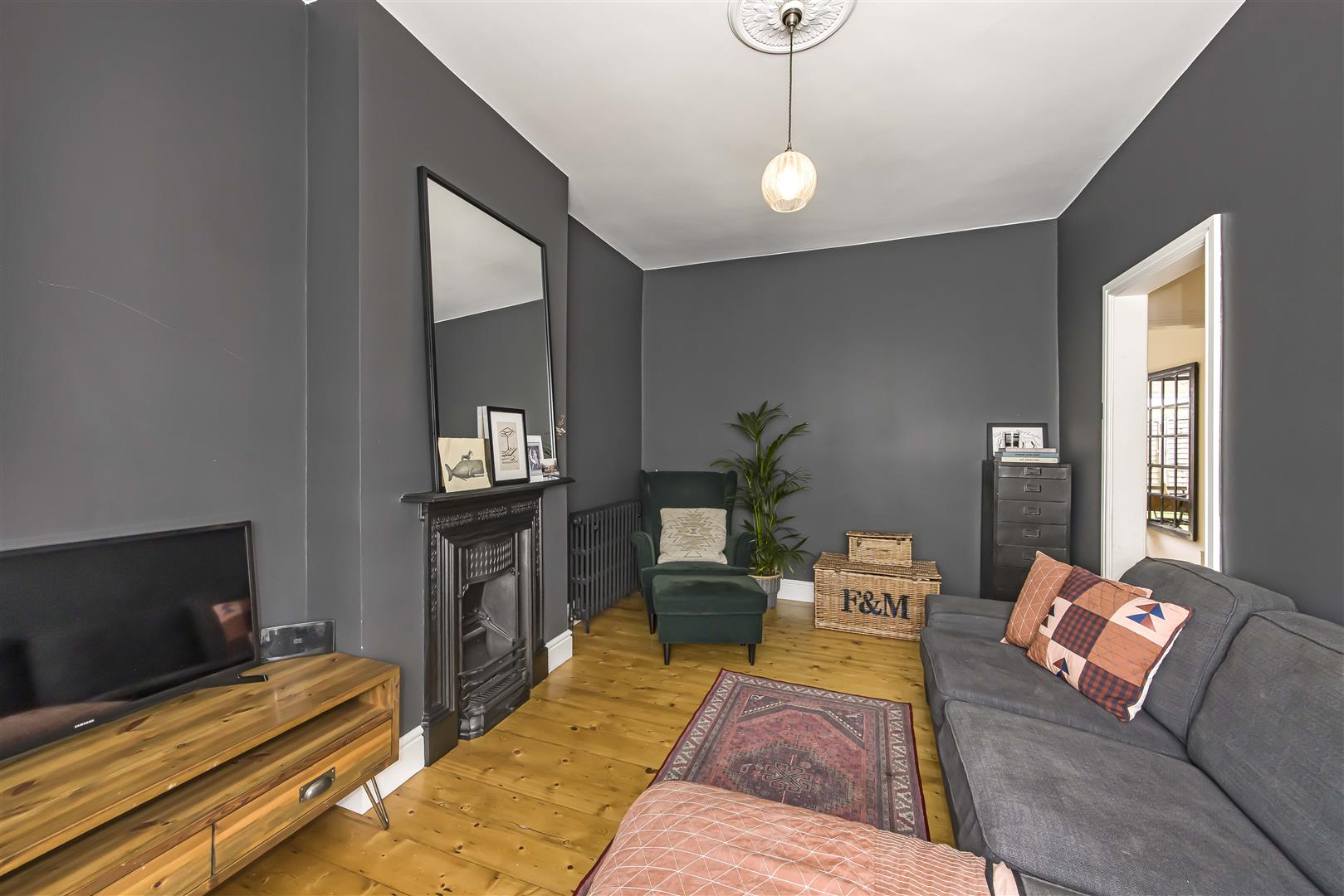 2 bed end of terrace house for sale in Morley Road, London  - Property Image 3