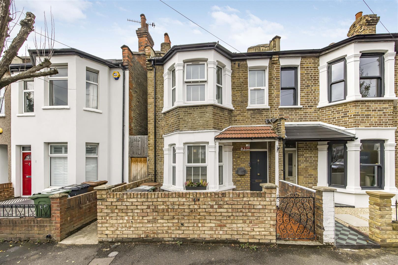 2 bed end of terrace house for sale in Morley Road, London  - Property Image 1