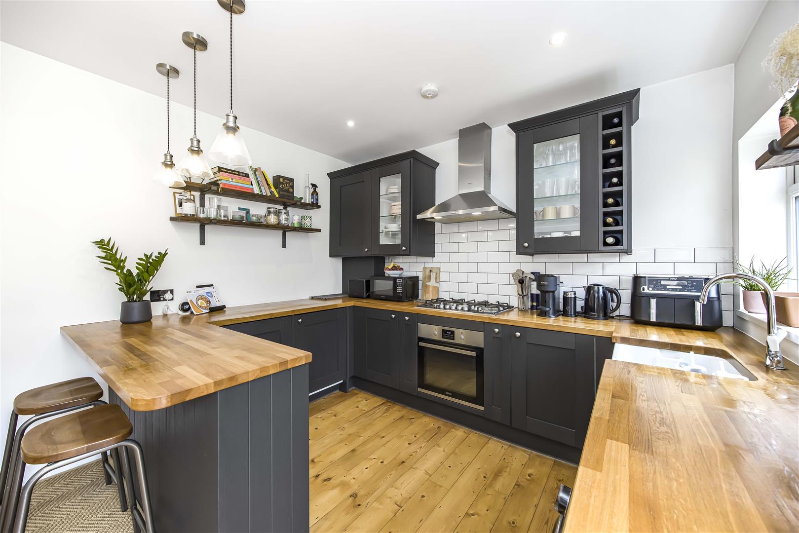 2 bed end of terrace house for sale in Morley Road, London  - Property Image 5