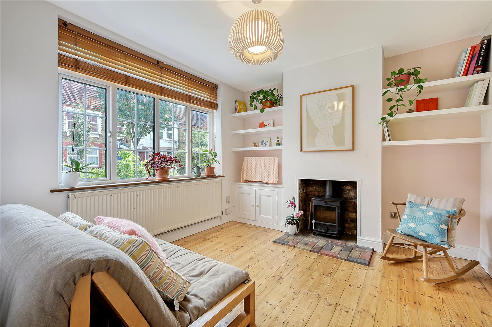 2 bed flat for sale in Perth Road, London  - Property Image 2