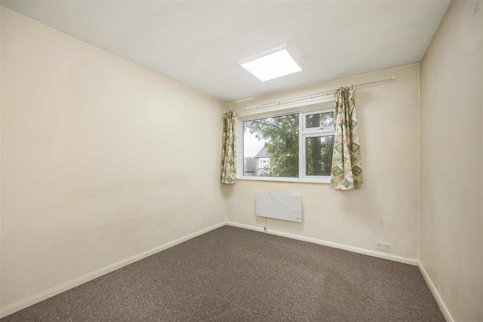 1 bed flat for sale in Hainault Road, London  - Property Image 7