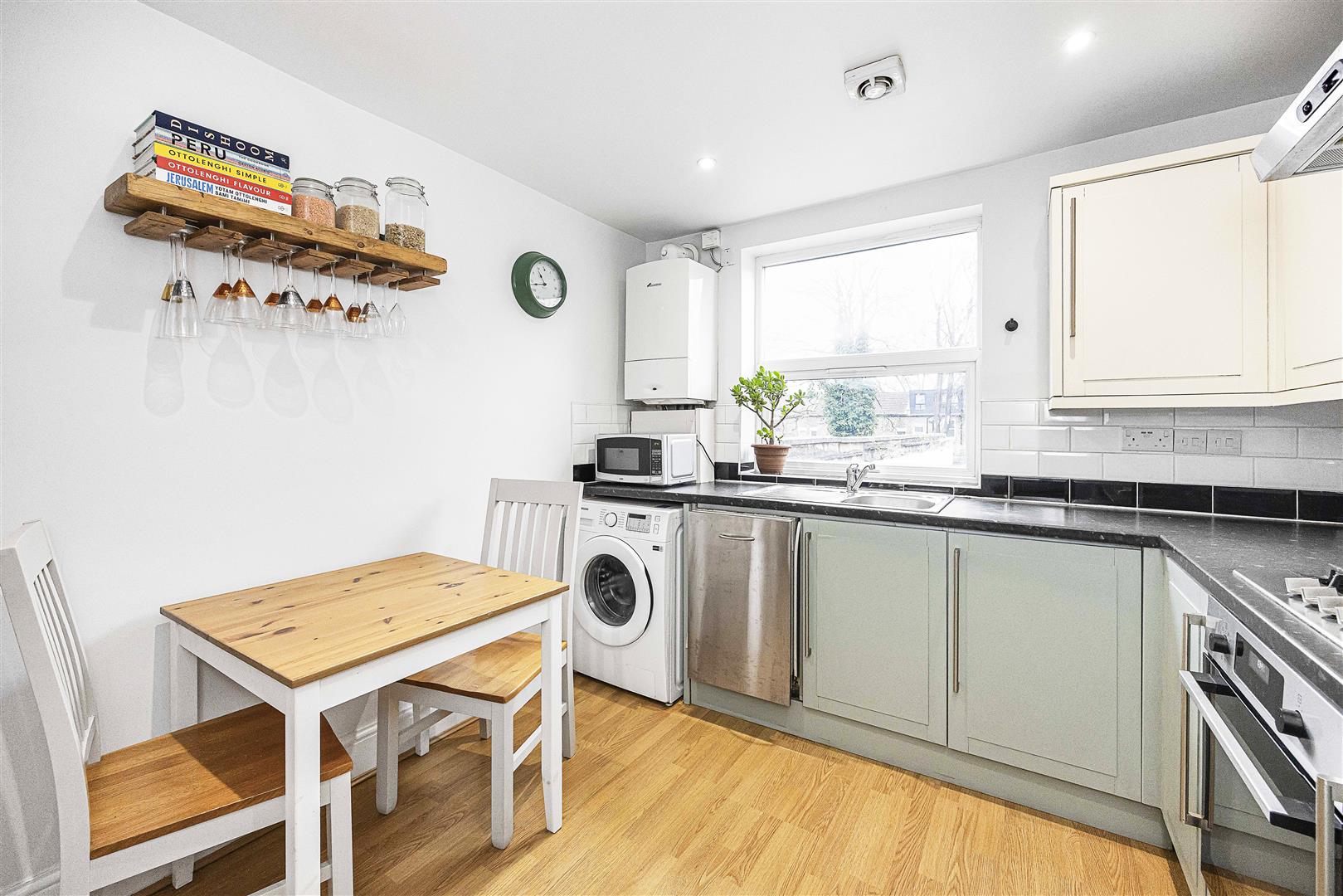 2 bed flat for sale in Chobham Road, London  - Property Image 7