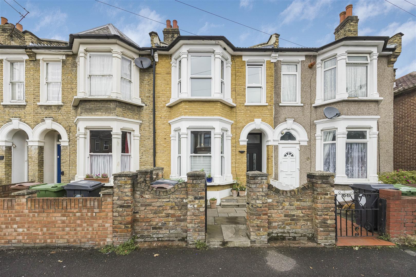 4 bed terraced house for sale in Waterloo Road, London  - Property Image 1