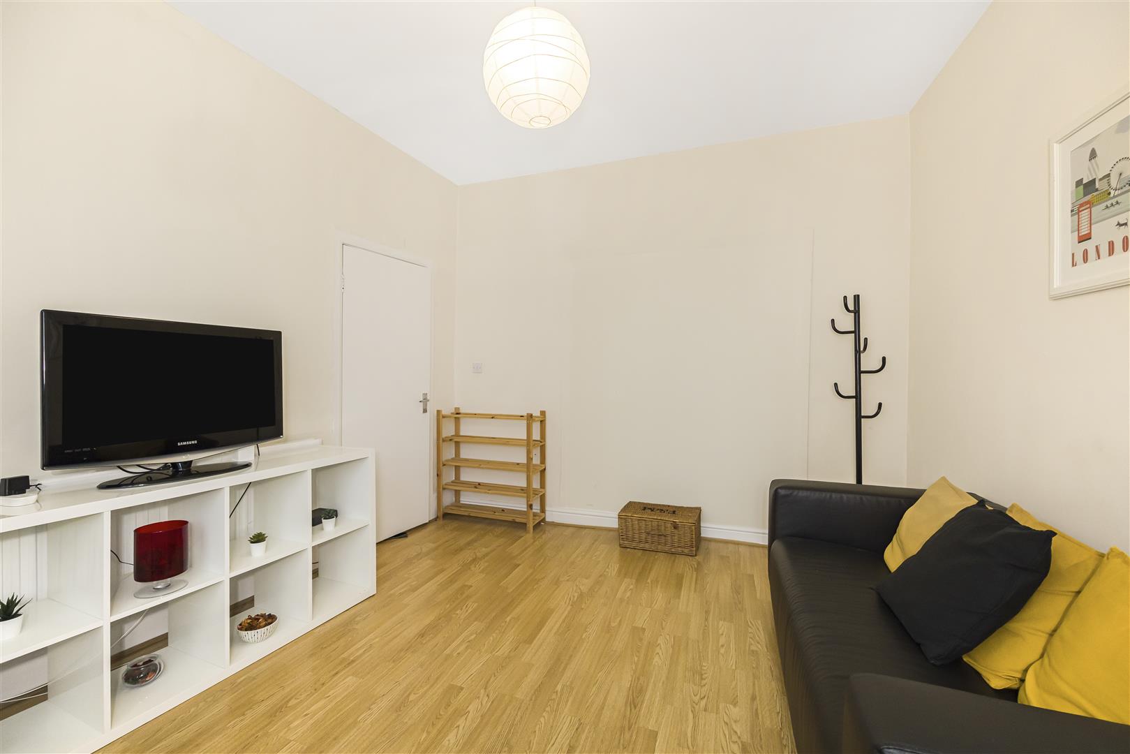 4 bed terraced house for sale in The Green, London  - Property Image 4