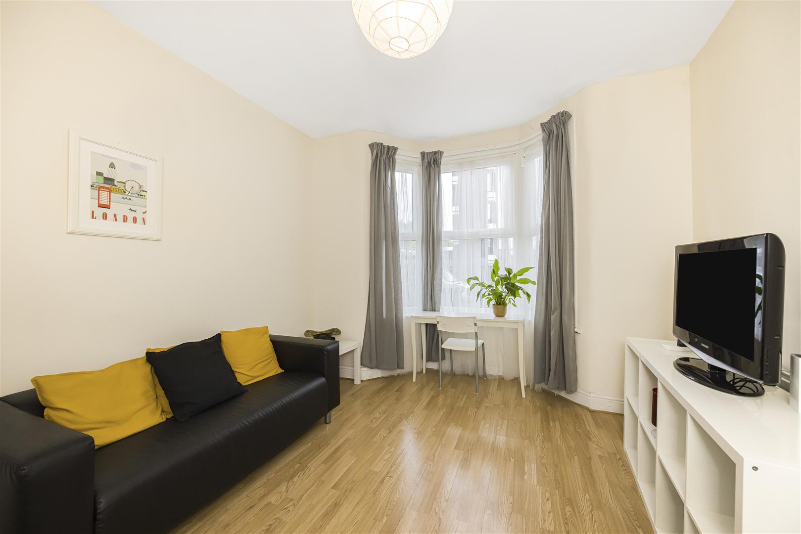 4 bed terraced house for sale in The Green, London  - Property Image 2