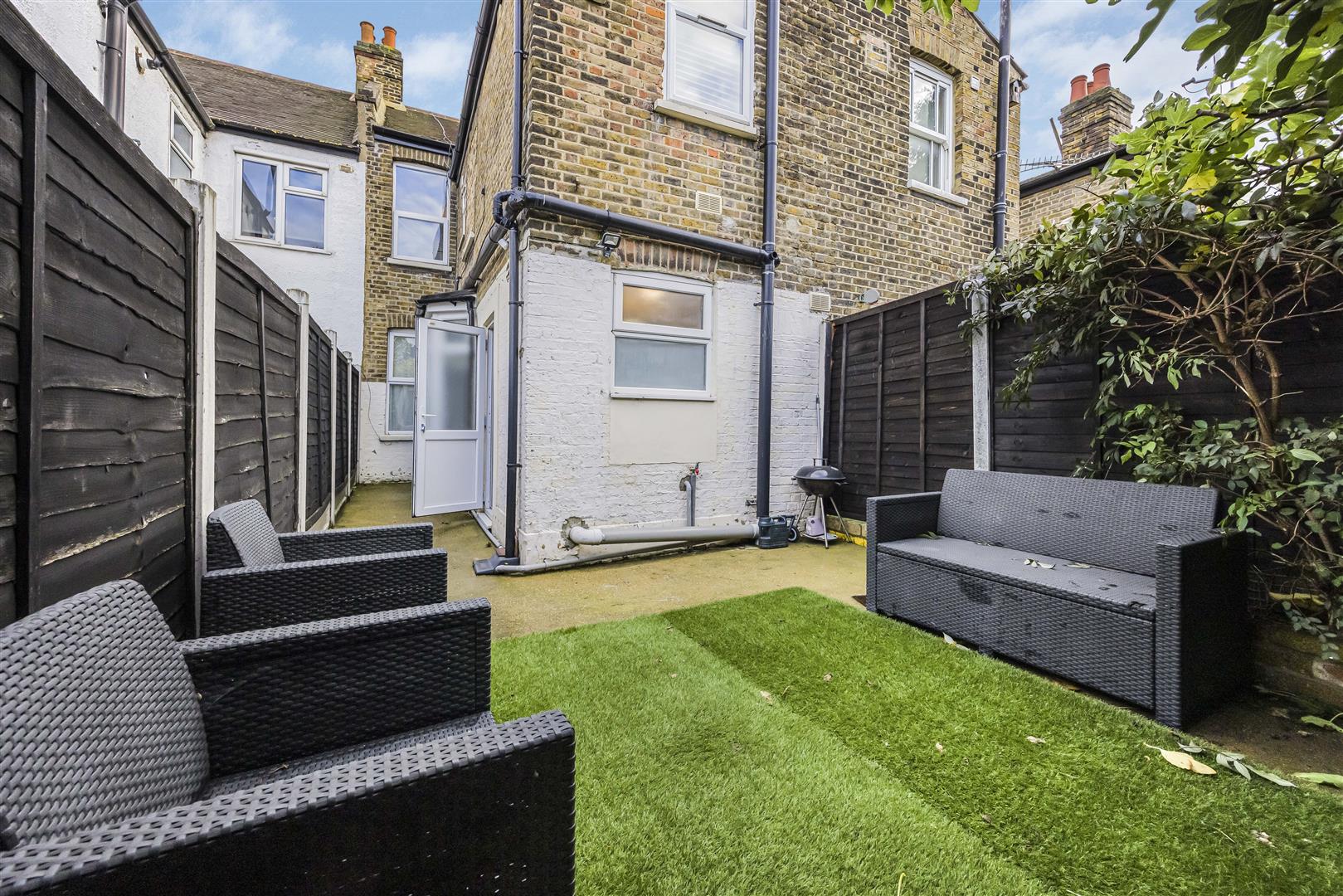 4 bed terraced house for sale in The Green, London  - Property Image 24