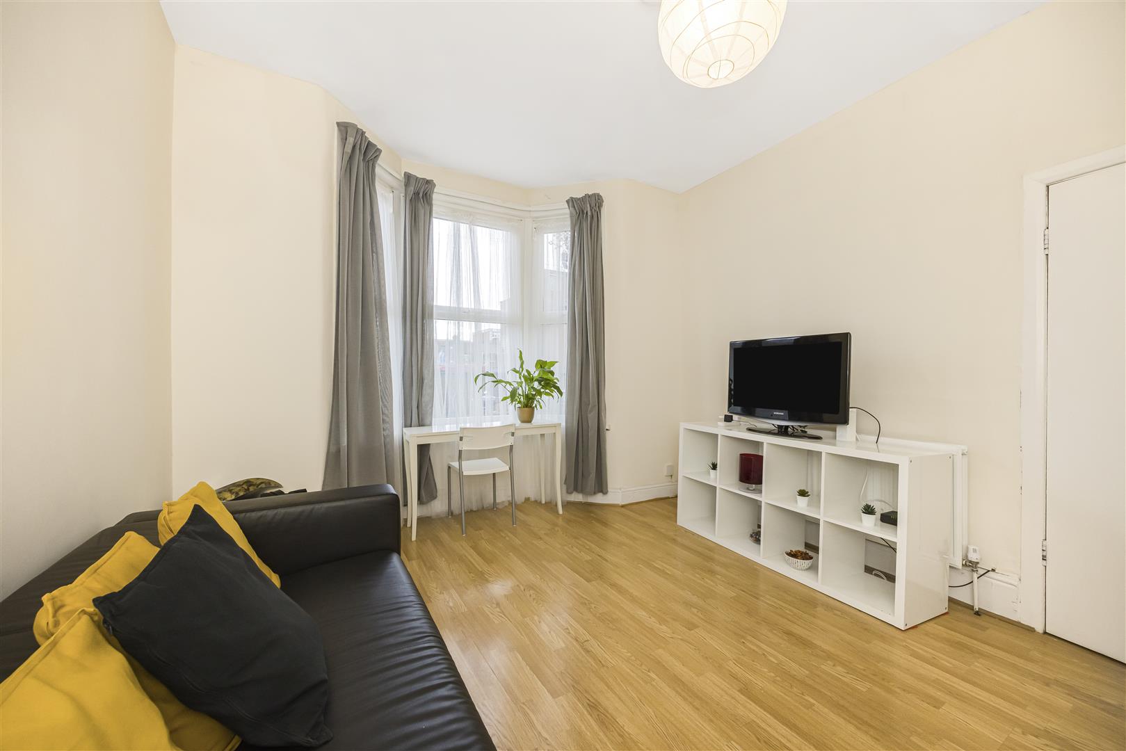 4 bed terraced house for sale in The Green, London  - Property Image 3