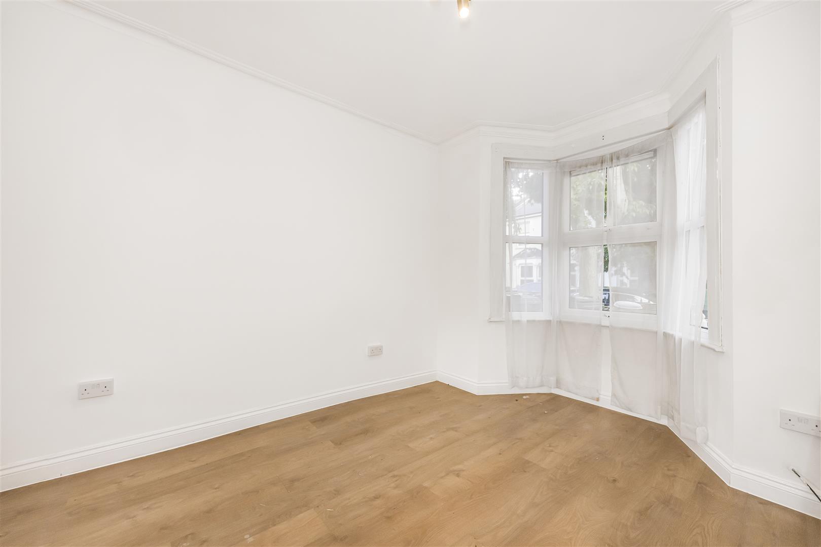 3 bed terraced house for sale in Buckland Road, London  - Property Image 4