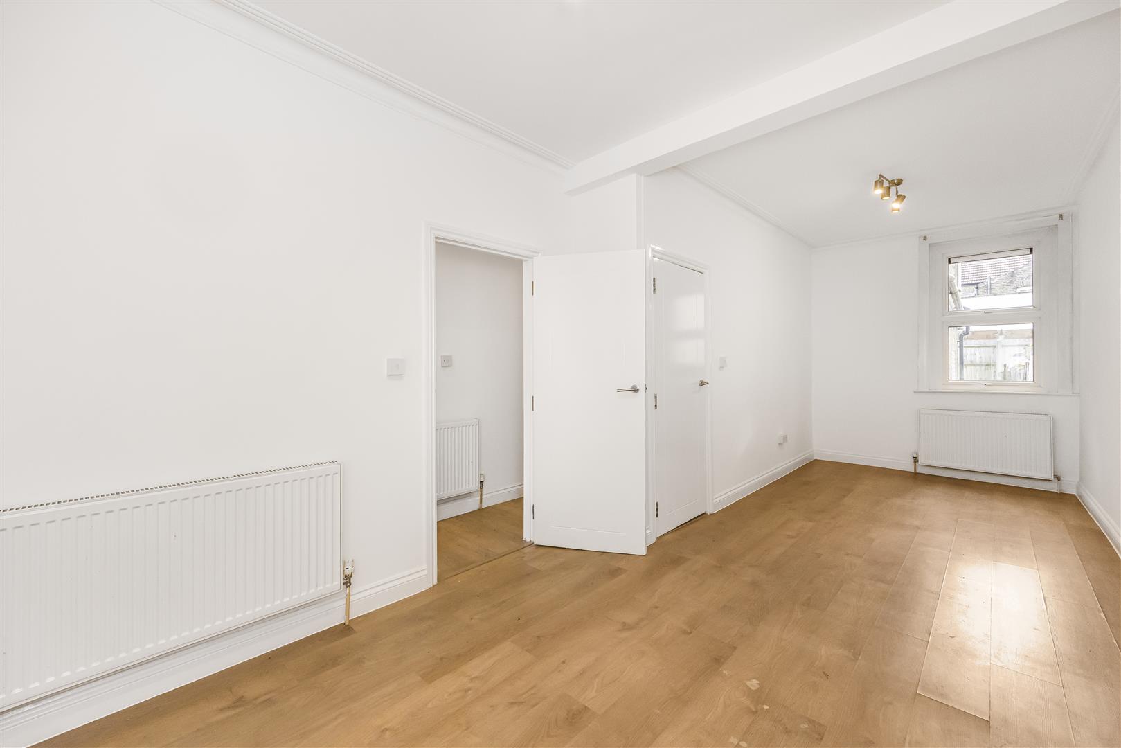 3 bed terraced house for sale in Buckland Road, London  - Property Image 6