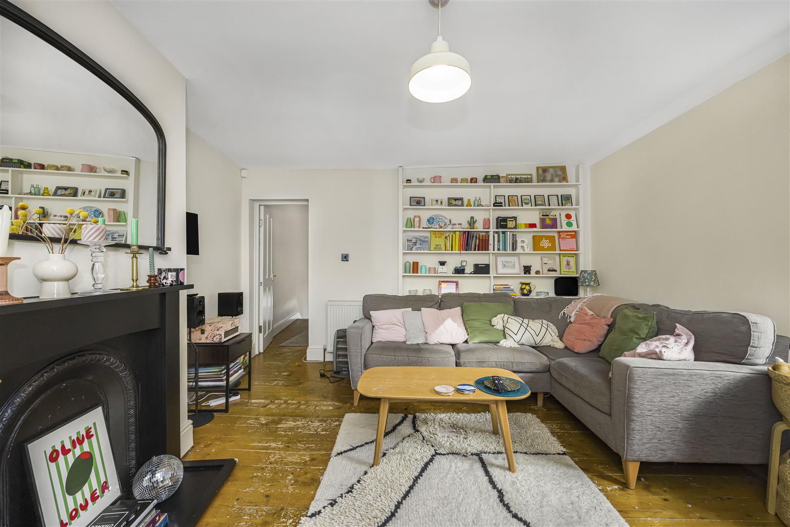 2 bed flat for sale in Haroldstone Road, London  - Property Image 4