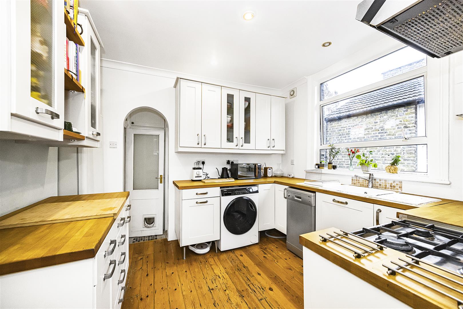 2 bed flat for sale in Albert Road, London  - Property Image 6