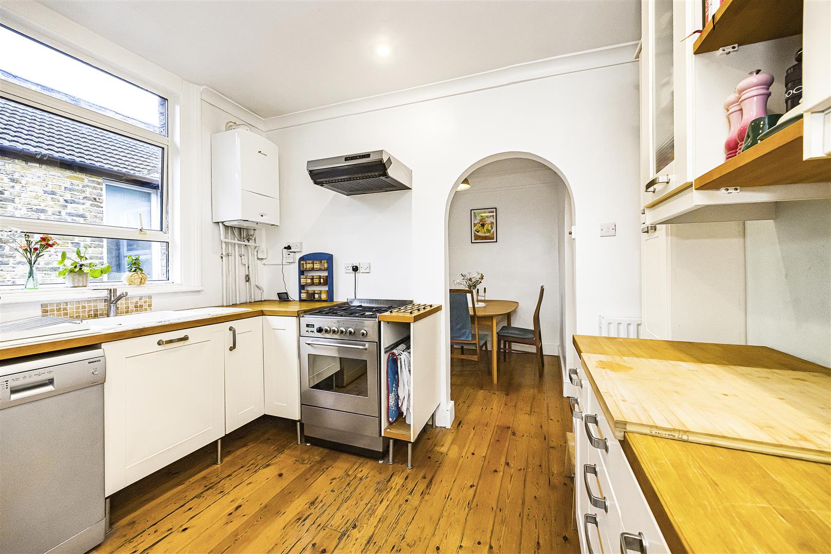 2 bed flat for sale in Albert Road, London  - Property Image 4