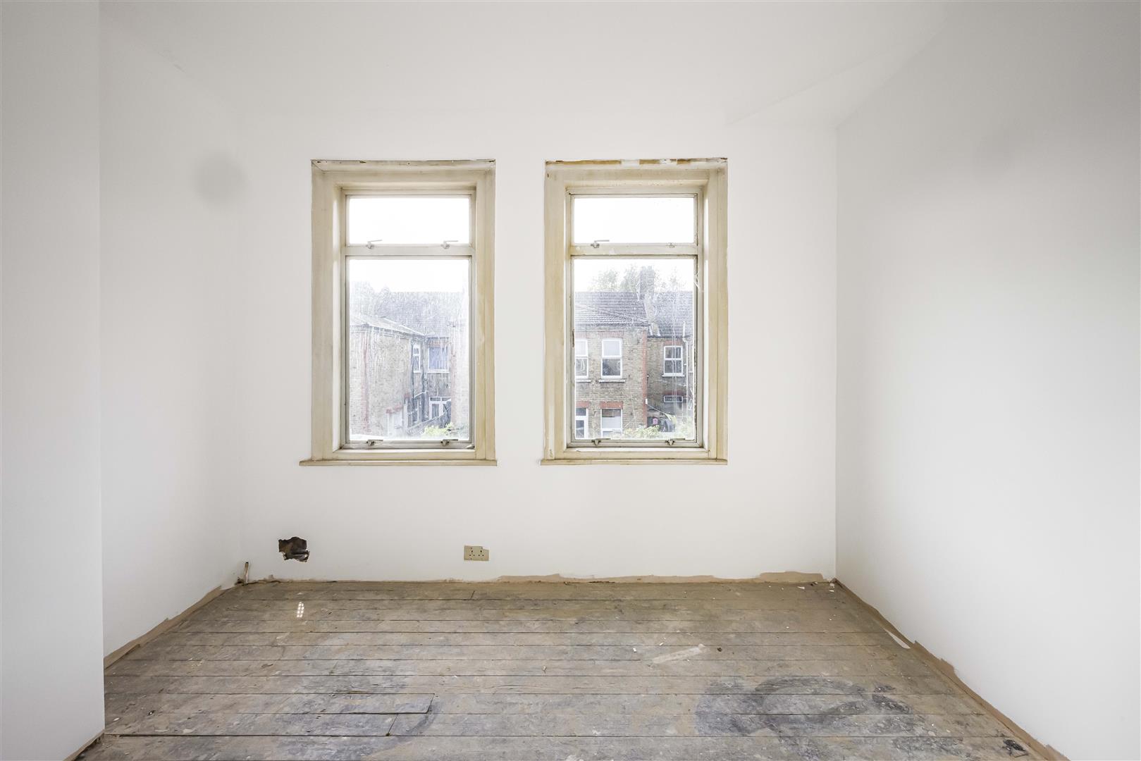 1 bed flat for sale in Seymour Road, London  - Property Image 7