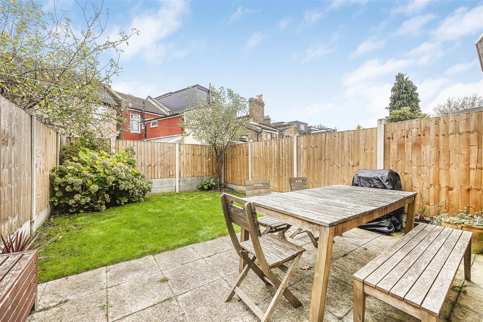 2 bed flat for sale in Buckland Road, Leyton  - Property Image 2