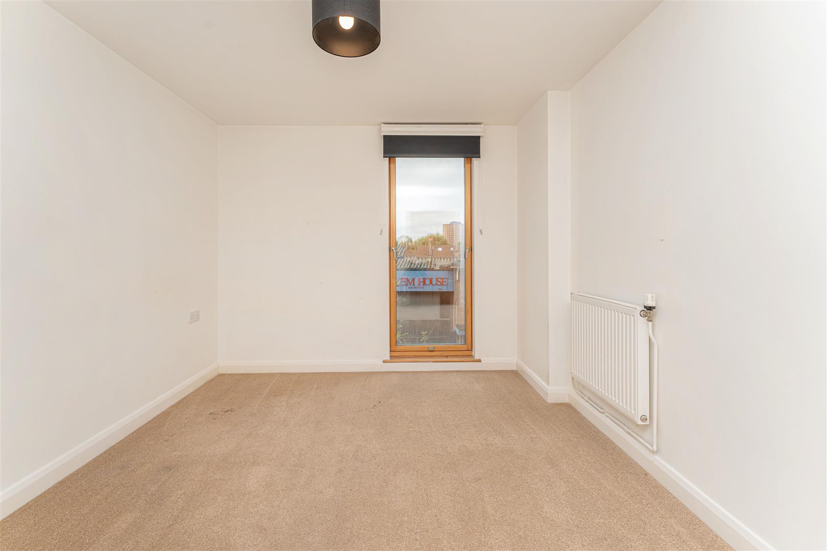 2 bed flat to rent in Oberon Court, London  - Property Image 12