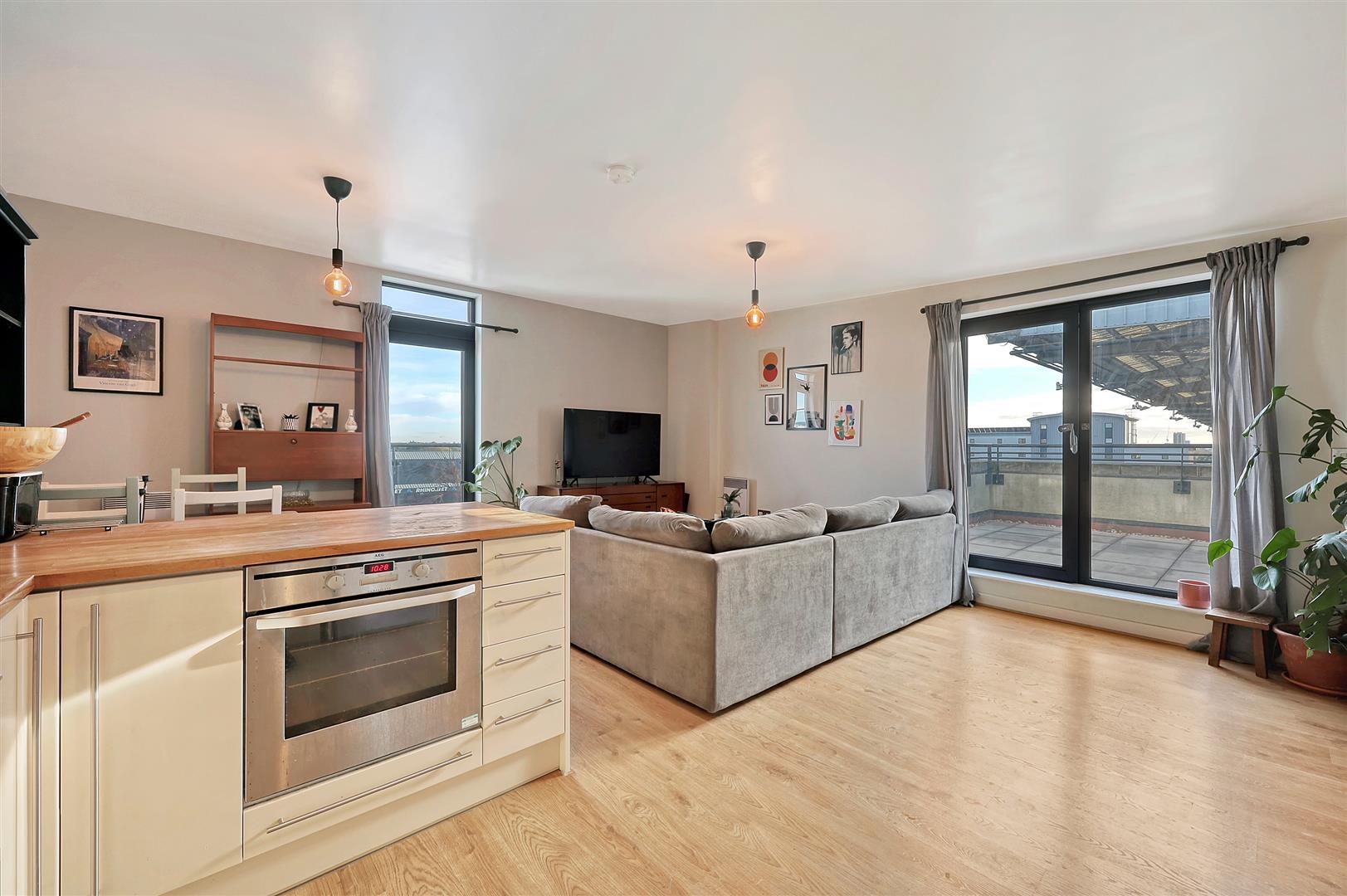 2 bed apartment for sale in Oliver Road, London  - Property Image 2