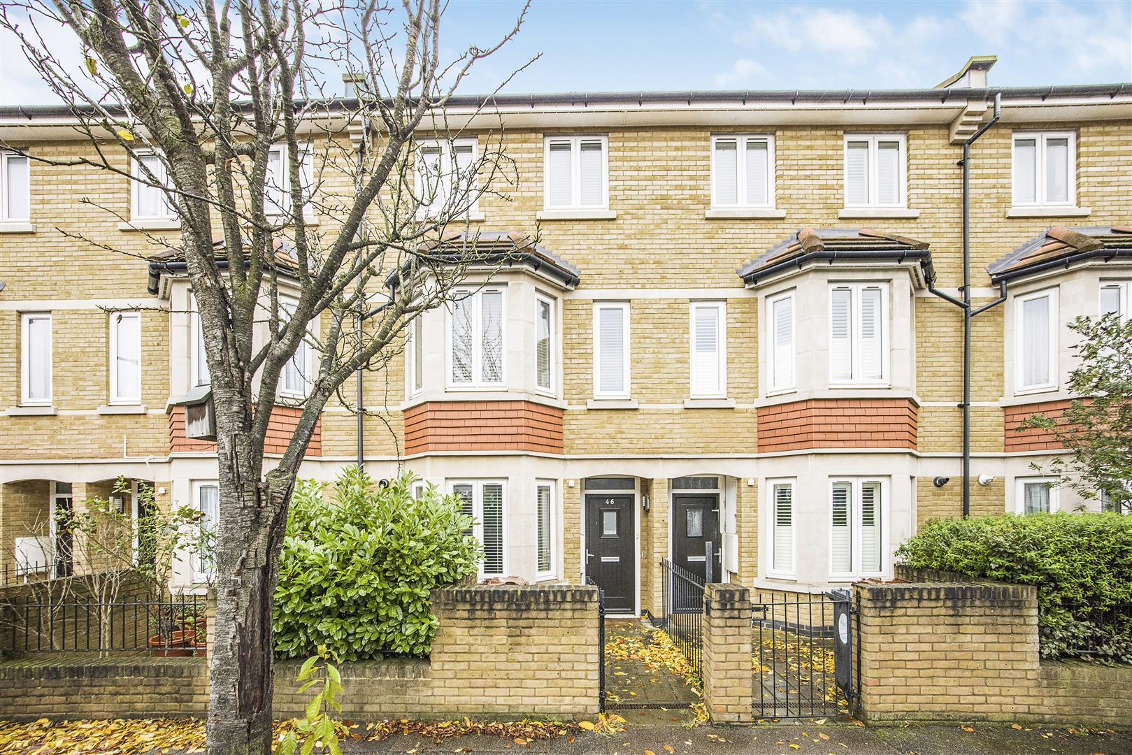 4 bed terraced house for sale in Claude Road, London  - Property Image 1