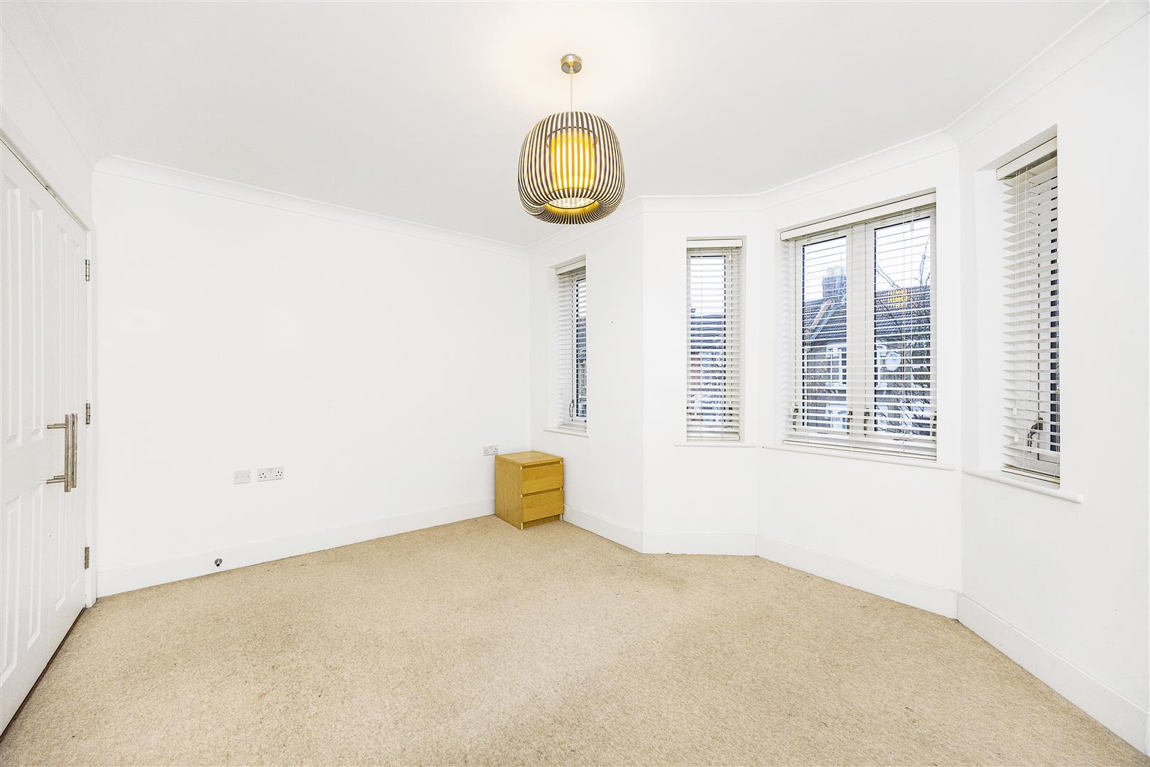 4 bed terraced house for sale in Claude Road, London  - Property Image 15