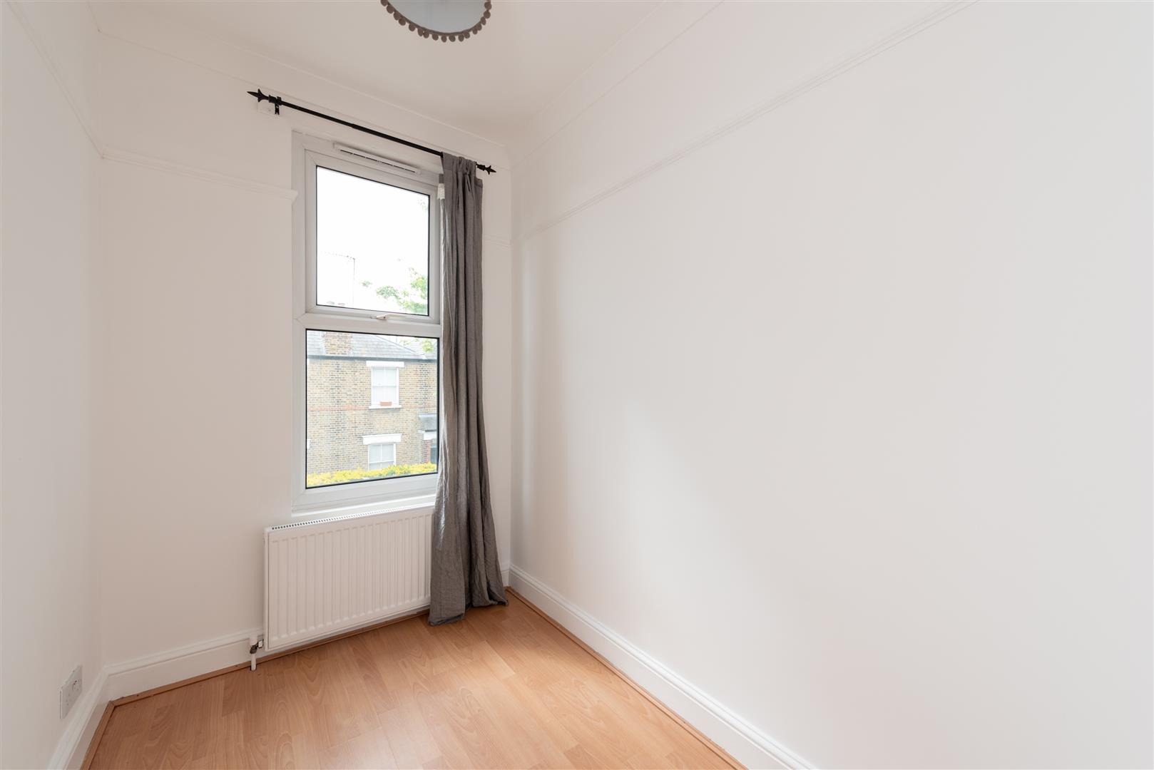 3 bed flat for sale in St. Johns Road, London  - Property Image 7