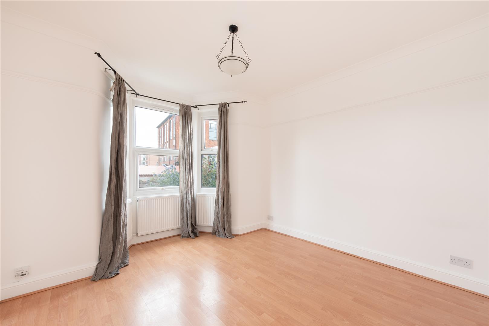 3 bed flat for sale in St. Johns Road, London  - Property Image 6