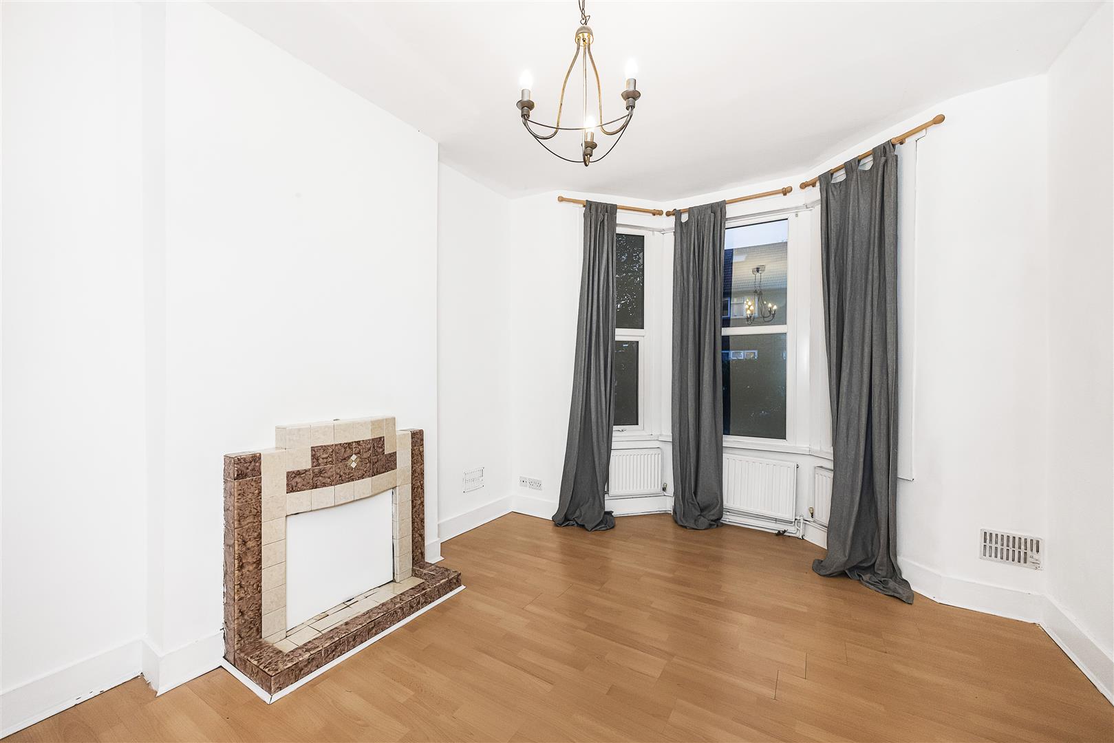 2 bed flat for sale in Albert Road, London  - Property Image 4