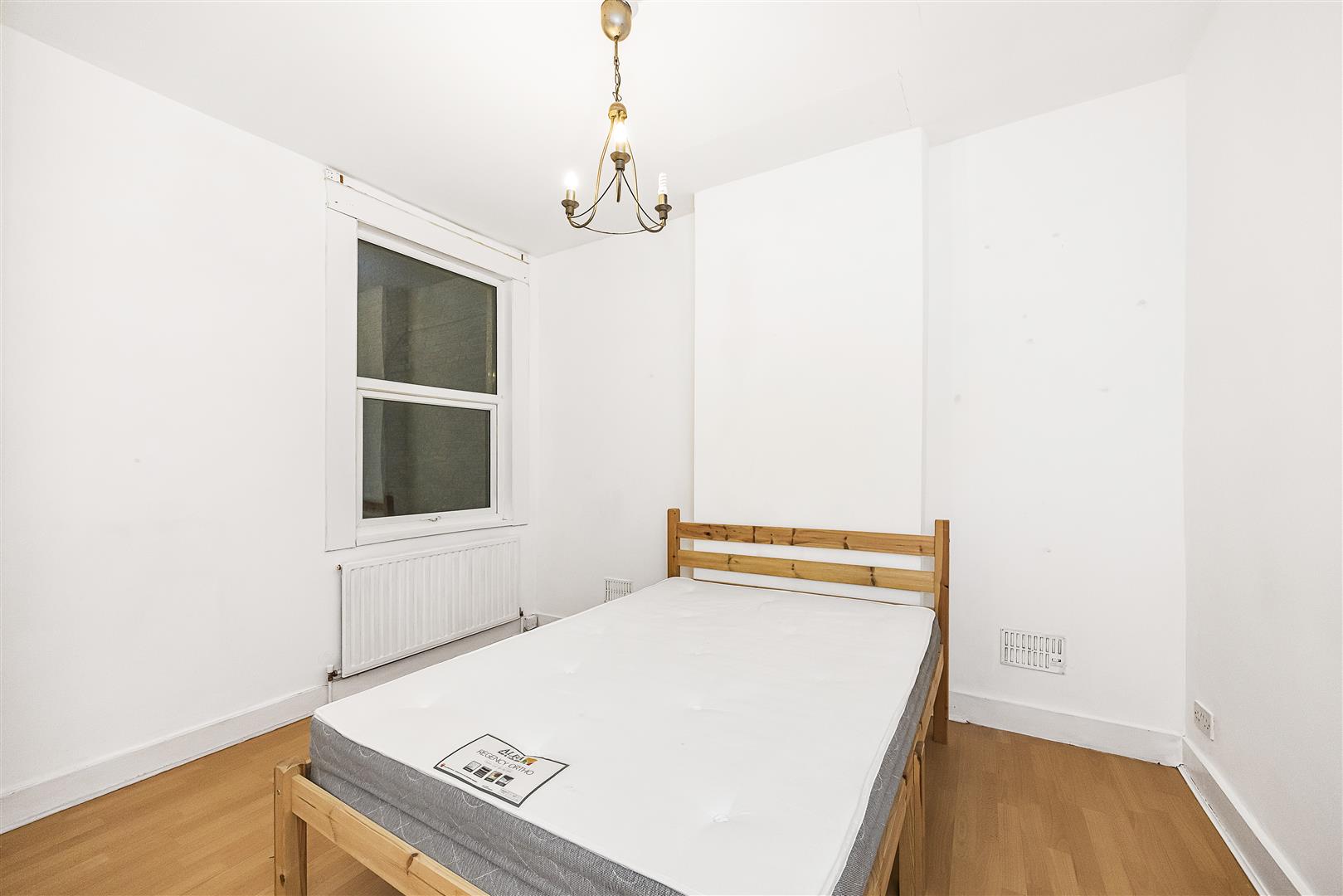 2 bed flat for sale in Albert Road, London  - Property Image 9