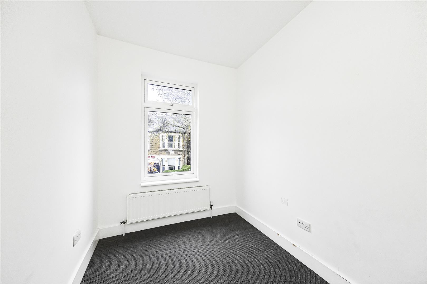 2 bed flat to rent in Francis Road, London  - Property Image 5